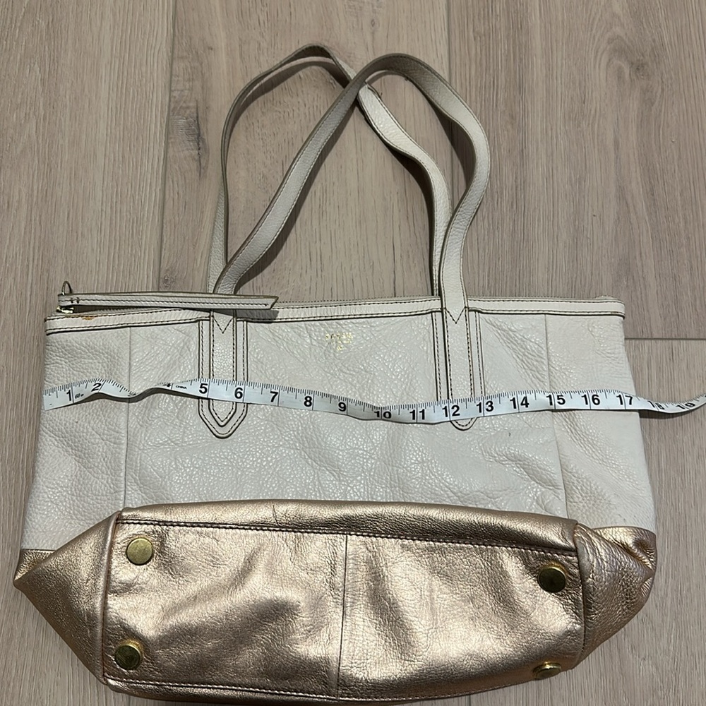 Fossil Off White Leather Rose Gold Handbag Purse Over the Shoulder Bag Zip Close - Picture 12 of 13